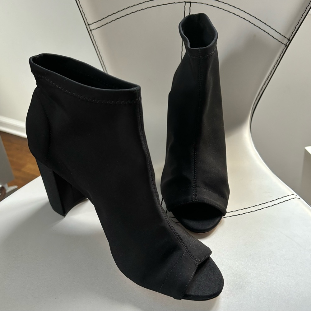 SCHUTZ Peyetra Open Toe Booties Size 9